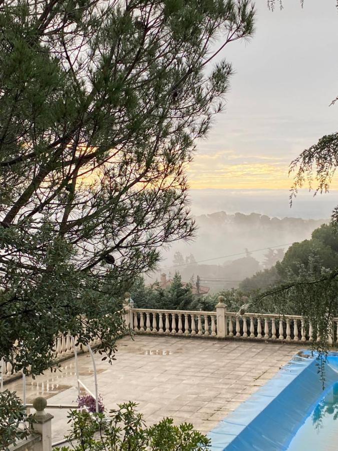 Vila Cristina Valdemorillo Bagian luar foto