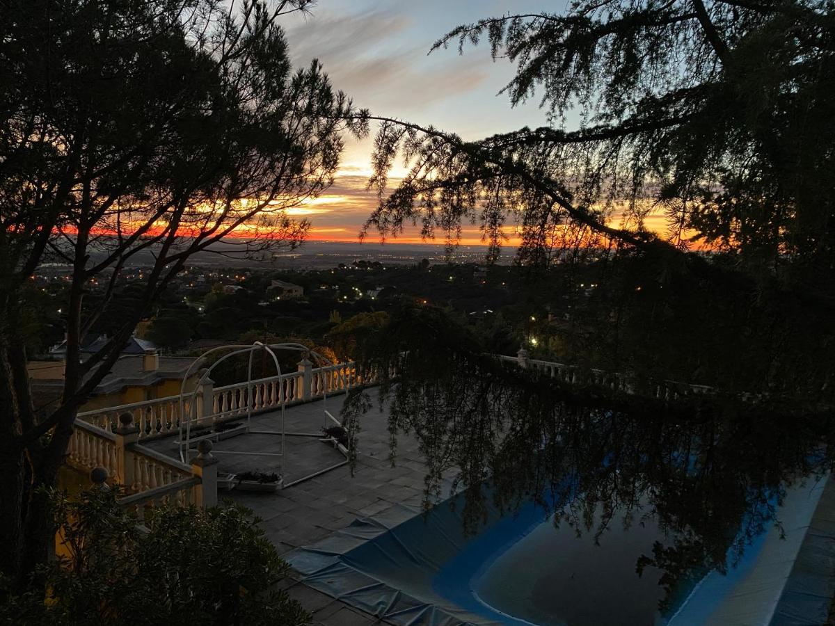 Vila Cristina Valdemorillo Bagian luar foto