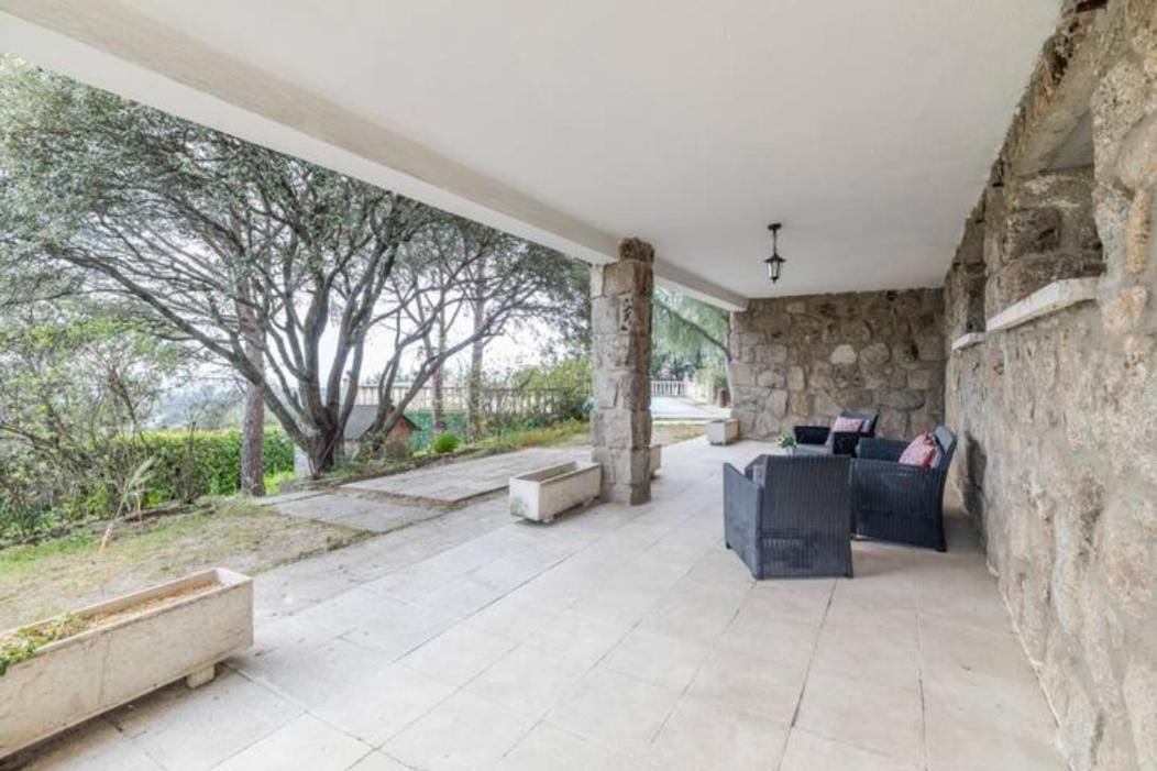 Vila Cristina Valdemorillo Bagian luar foto