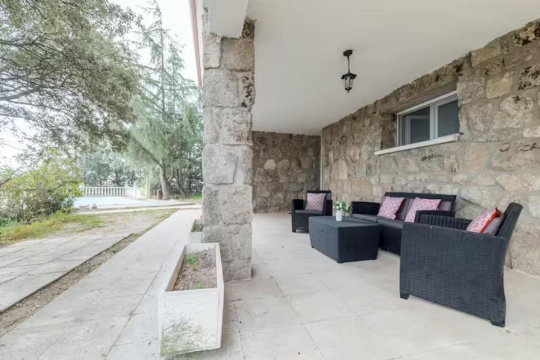 Vila Cristina Valdemorillo Bagian luar foto